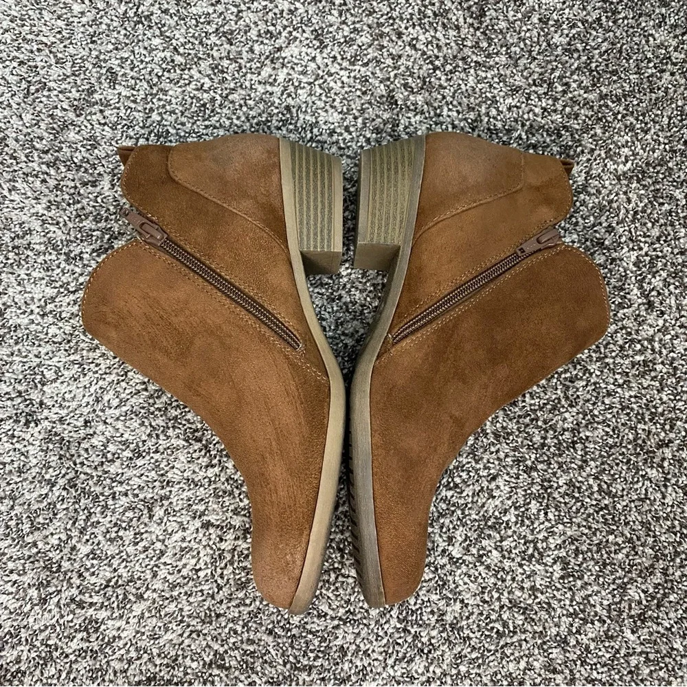 Arizona Jeans Co‎ Brown Booties Neutral Woman's Size 10